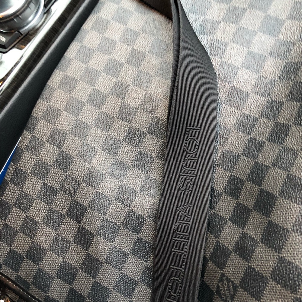 Louis Vuitton messenger bag - Picture 5 of 5